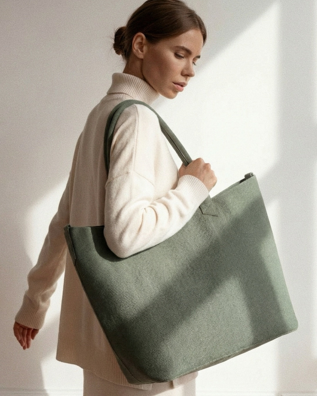 Colossi Tote